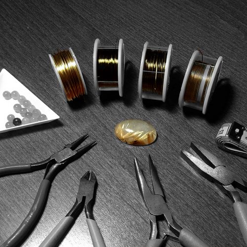 Outils wire wrapping : pinces, fils, perles, cabochons...