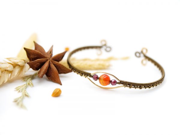 Bracelet Wire wrapping - Bijoux de Créateur, Artisanat français - Bracelet « Secret Antique - Arath » avec perles grenat et cornaline