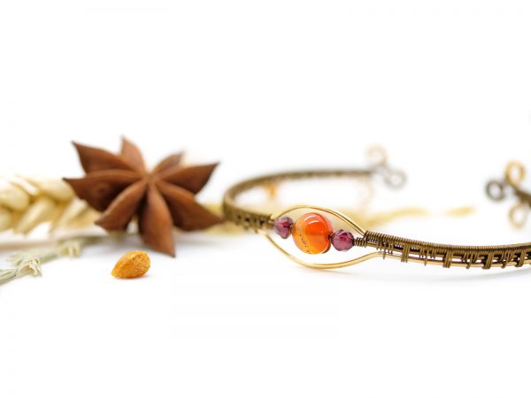 Bracelet Wire wrapping - Bijoux de Créateur, Artisanat français - Bracelet « Secret Antique - Arath » avec perles grenat et cornaline