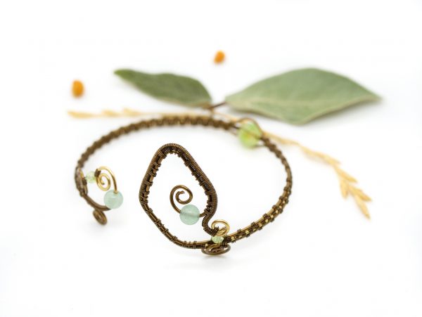 Bracelet Wire wrapping - Bijoux de Créateur, Artisanat - Bracelet « Promenade dans la Prairie » avec perles aventurine verte et péridot