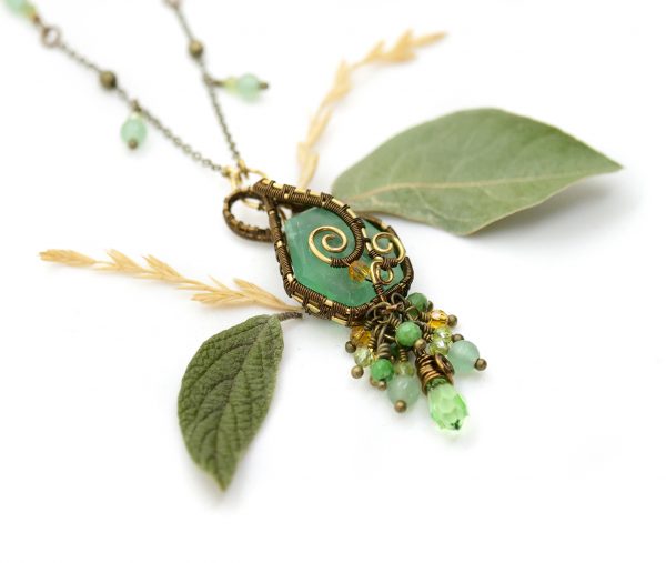 Collier Wire wrapping unique - Bijoux de Créateur, Artisanat - Pendentif artisanal "balade dans la prairie" en fluorites et autres pierres fines