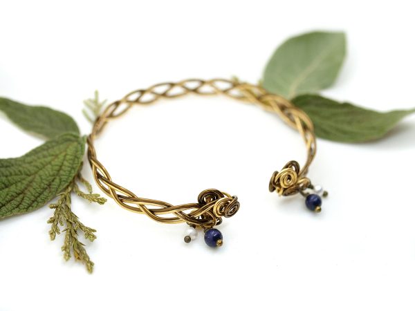 Bracelet Wire wrapping d'inspiration celtique - Bijoux de Créateur, Artisanat - Bracelet tressé « Envolée celtique - double fil » avec perles de lapis lazuli et perles de culture