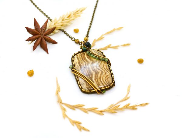 Collier en Wire wrapping unique - Bijoux de Créateur & Artisanat - Pendentif "Floraison du Désert" en Aragonite zonée