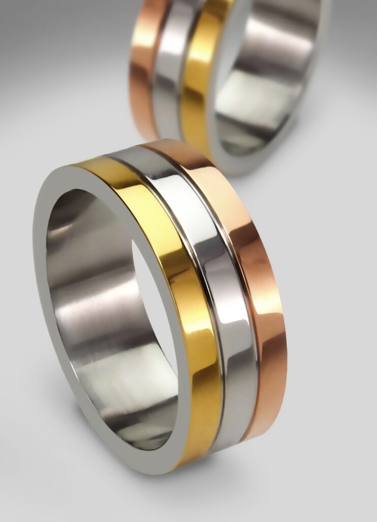 L'or est un métal précieux qui peut présenter différentes couleurs en fonction de l'alliage utilisé