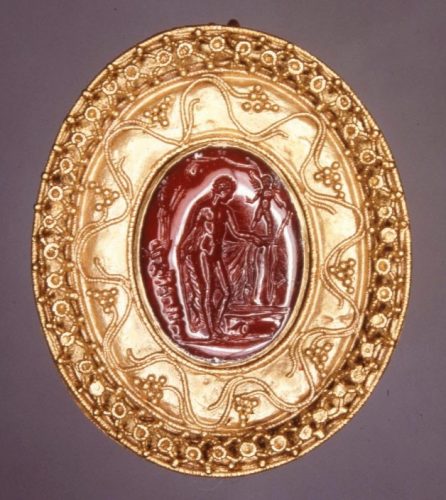 Bijoux de la Rome antique - broche gravée