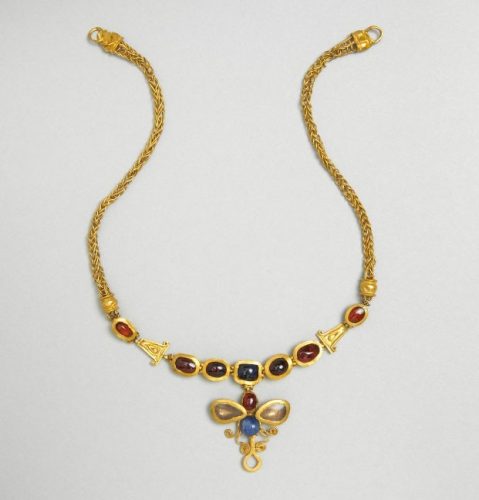 Bijoux de la Rome antique - collier or et pierres gemmes